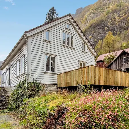 5 Bedroom Amazing In Feriehus Suldalsosen
