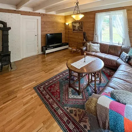 Holiday home 5 Bedroom Amazing In